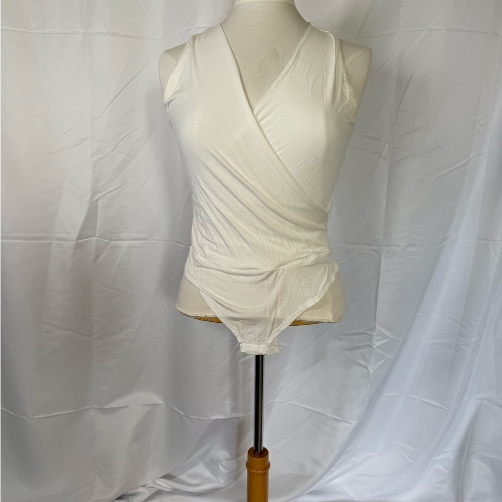 final touch chic cream bodysuit / M
